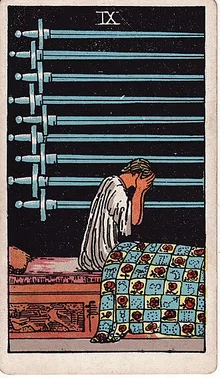 Kılıç Dokuzlusu Tarot Kartı